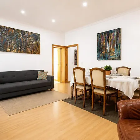 Апартаменты Spacious 3br Apartment, Metro At Door, Baixa *