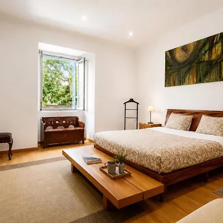 Spacious 3br Apartment, Metro At Door, Baixa *