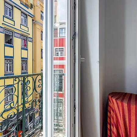 Spacious 3br Apartment, Metro At Door, Baixa Daire *