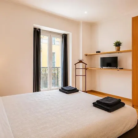Spacious 3br Apartment, Metro At Door, Baixa * Lisboa