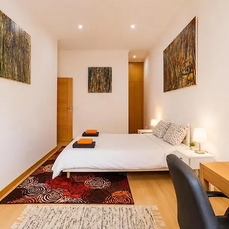 Spacious 3br Apartment, Metro At Door, Baixa Lisboa