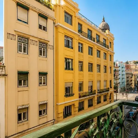 Daire Spacious 3br Apartment, Metro At Door, Baixa Lisboa