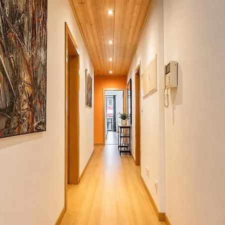 Spacious 3br Apartment, Metro At Door, Baixa Lisboa