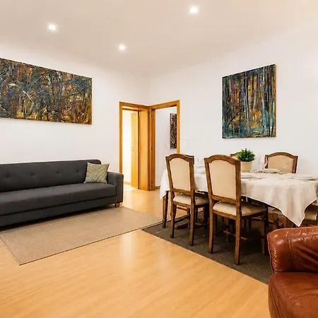 Spacious 3br Apartment, Metro At Door, Baixa Апартаменты